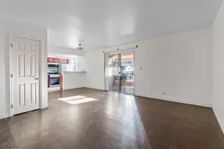 Photo #4: 2742893 Listing 