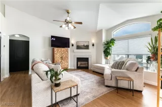 Photo #3: 2742936 Listing 