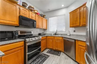 Photo #5: 2742947 Listing 