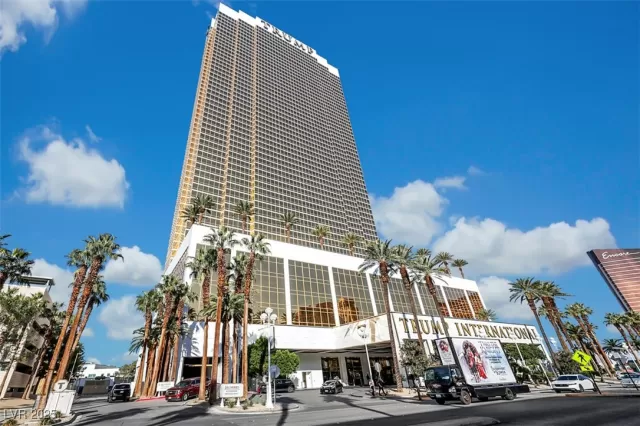 MLS: 2742948 Condo For Sale