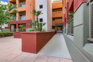 Photo #4: 2742952 Listing