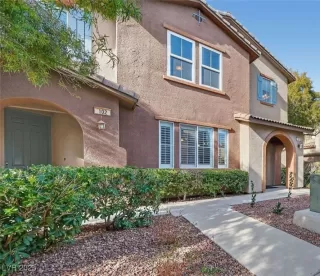 Photo #1: 2742954 Listing 