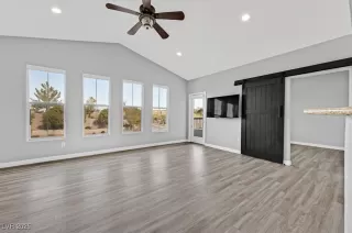 Photo #2: 2742984 Listing 