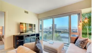 Photo #5: 2742987 Listing 