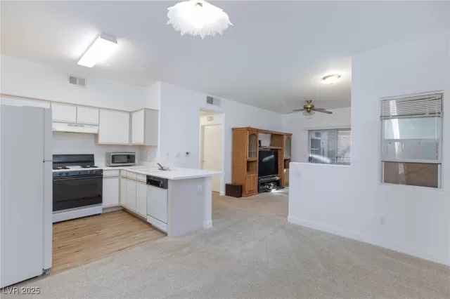 MLS: 2742995 Condo For Sale