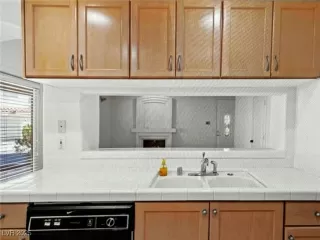 Photo #1: 2743032 Listing