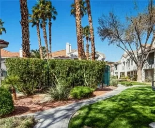 Photo #2: 2743032 Listing