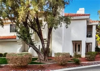 Photo #4: 2743032 Listing