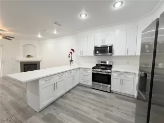 Photo #3: 2743033 Listing 