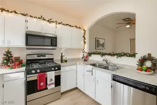 Photo #4: 2743107 Listing 