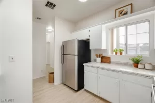 Photo #6: 2743107 Listing 