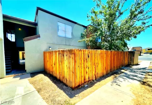 MLS: 2743115 Condo For Sale