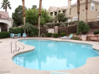 Photo #3: 2743147 Listing 