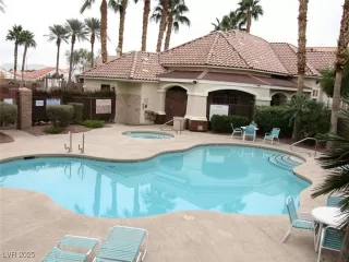 Photo #4: 2743147 Listing 