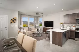 Photo #4: 2743180 Listing 