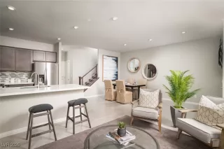 Photo #5: 2743180 Listing 