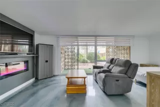 Photo #5: 2743227 Listing 