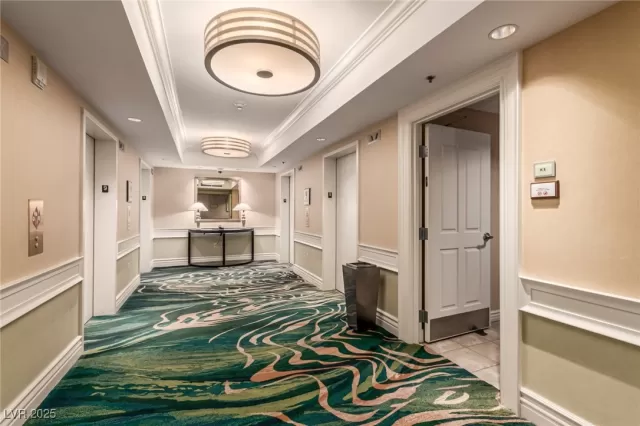 MLS: 2743259 Condo For Sale