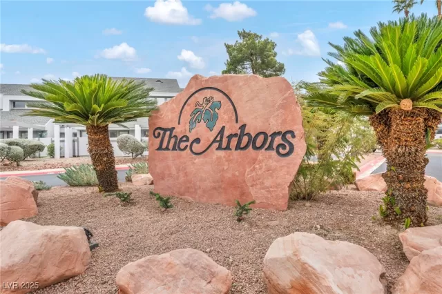 MLS: 2743313 Condo For Sale