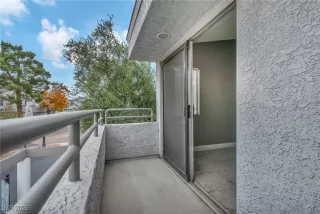 Photo #4: 2743313 Listing 