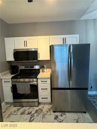 Photo #2: 2743322 Listing 