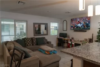 Photo #2: 2743325 Listing 