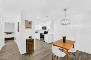 Photo #5: 2743380 Listing 