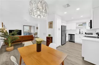 Photo #6: 2743380 Listing 