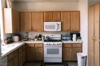 Photo #5: 2743441 Listing 