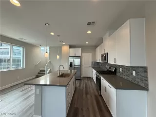 Photo #6: 2743467 Listing 