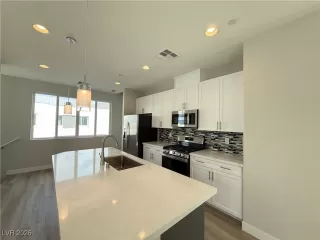 More Details about MLS # 2743469 : 8629 ENSWORTH STREET 113