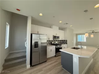 Photo #3: 2743469 Listing 