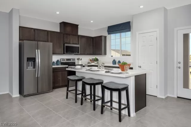 MLS: 2743487 Condo For Sale