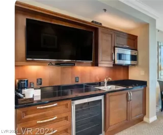 Photo #3: 2743530 Listing