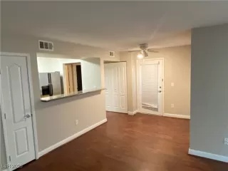 Photo #4: 2743532 Listing 