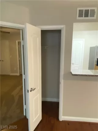 Photo #5: 2743532 Listing 