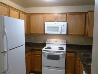 Photo #5: 2743570 Listing 