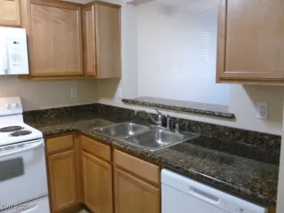 Photo #6: 2743570 Listing 