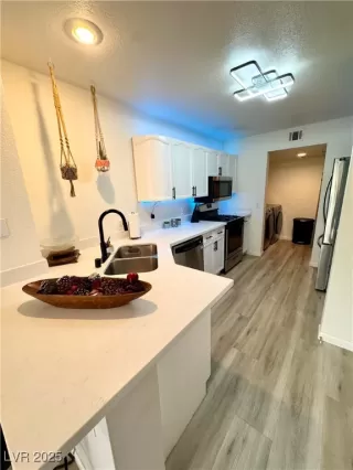 Photo #4: 2743640 Listing 