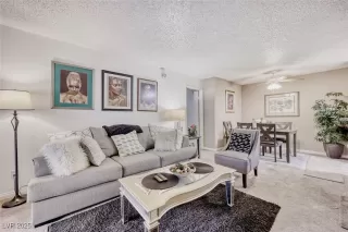 Photo #5: 2743821 Listing