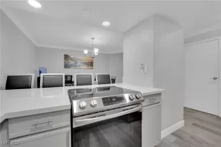 Photo #3: 2743830 Listing