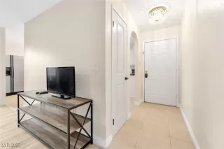 Photo #4: 2743867 Listing 