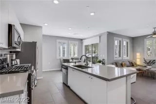 Photo #2: 2743875 Listing