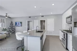 Photo #3: 2743875 Listing