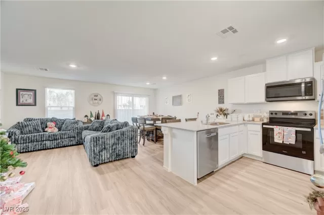 MLS: 2743919 Condo For Sale