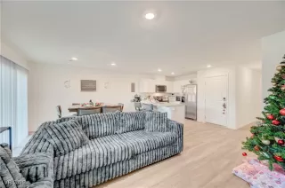 Photo #6: 2743919 Listing 