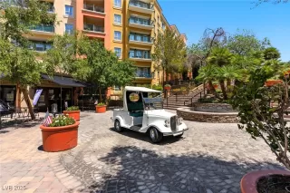 Photo #3: 2743946 Listing