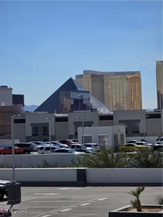 Photo #4: 2743947 Listing