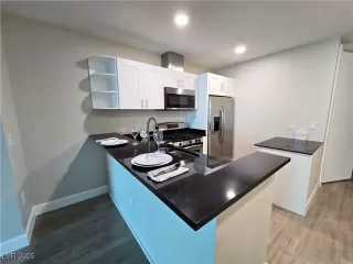 Photo #6: 2743947 Listing