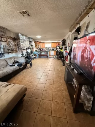 Photo #2: 2743958 Listing 